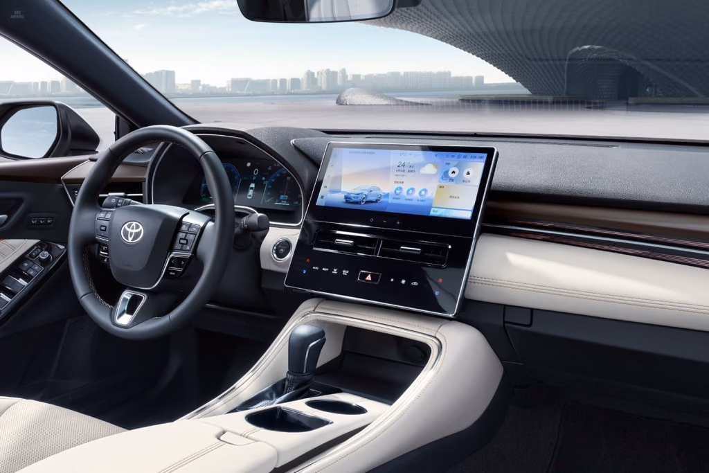 Передняя панель и мультимедиа Toyota Avalon