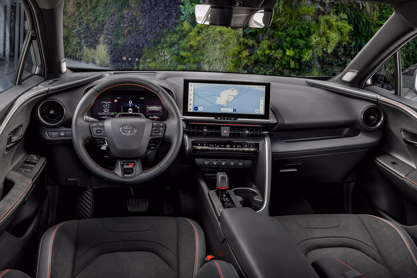 Передняя панель и мультимедиа Toyota C-HR