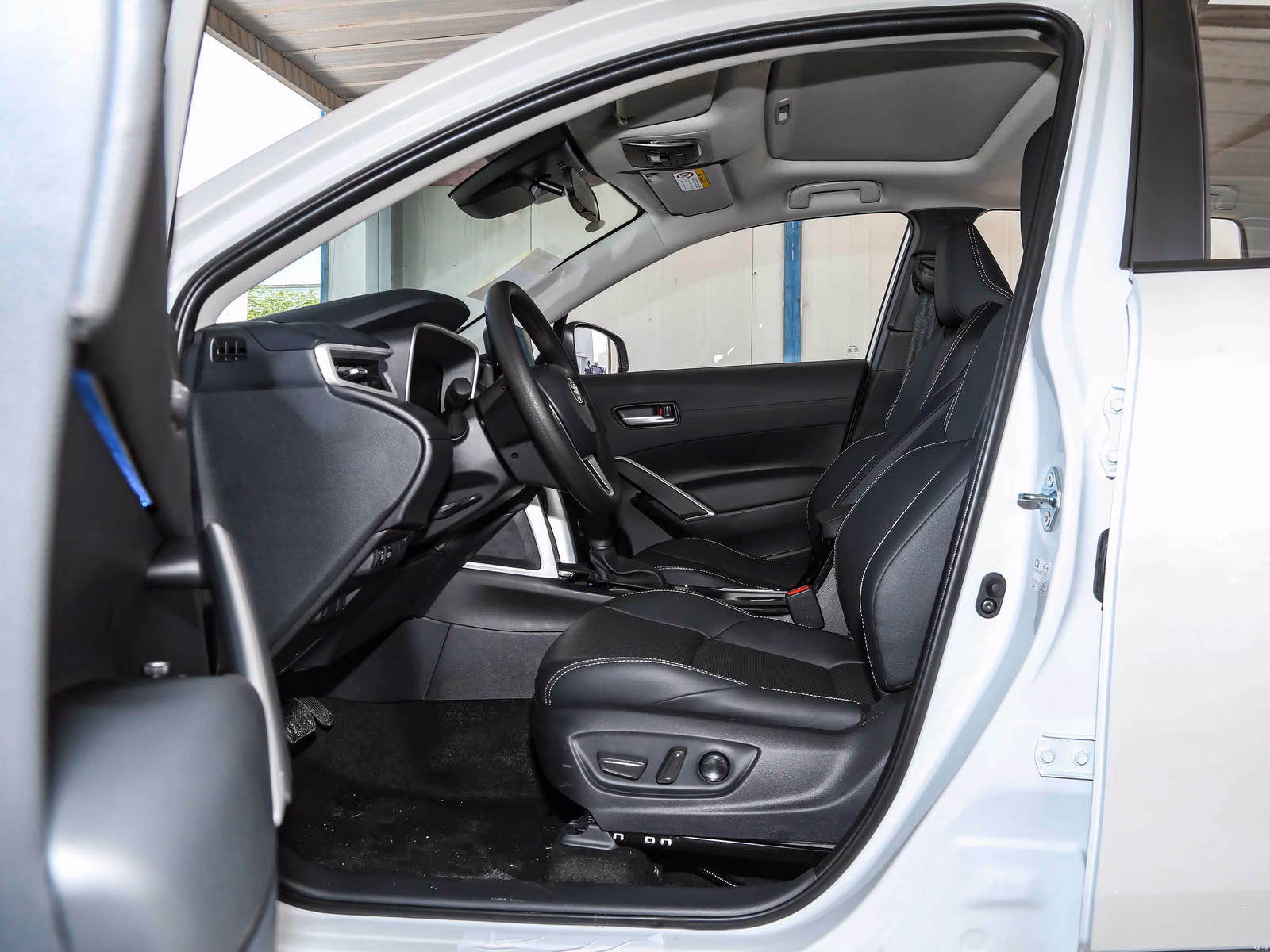 Toyota Frontlander — доступ к переднему ряду