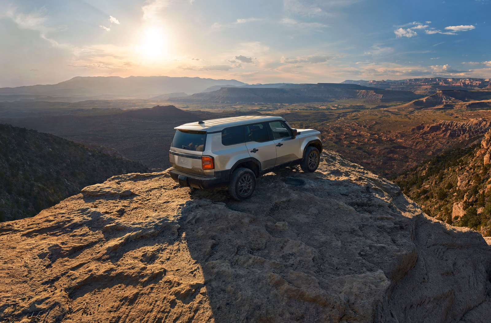 Toyota Land Cruiser Prado 250 — крупный план кузова