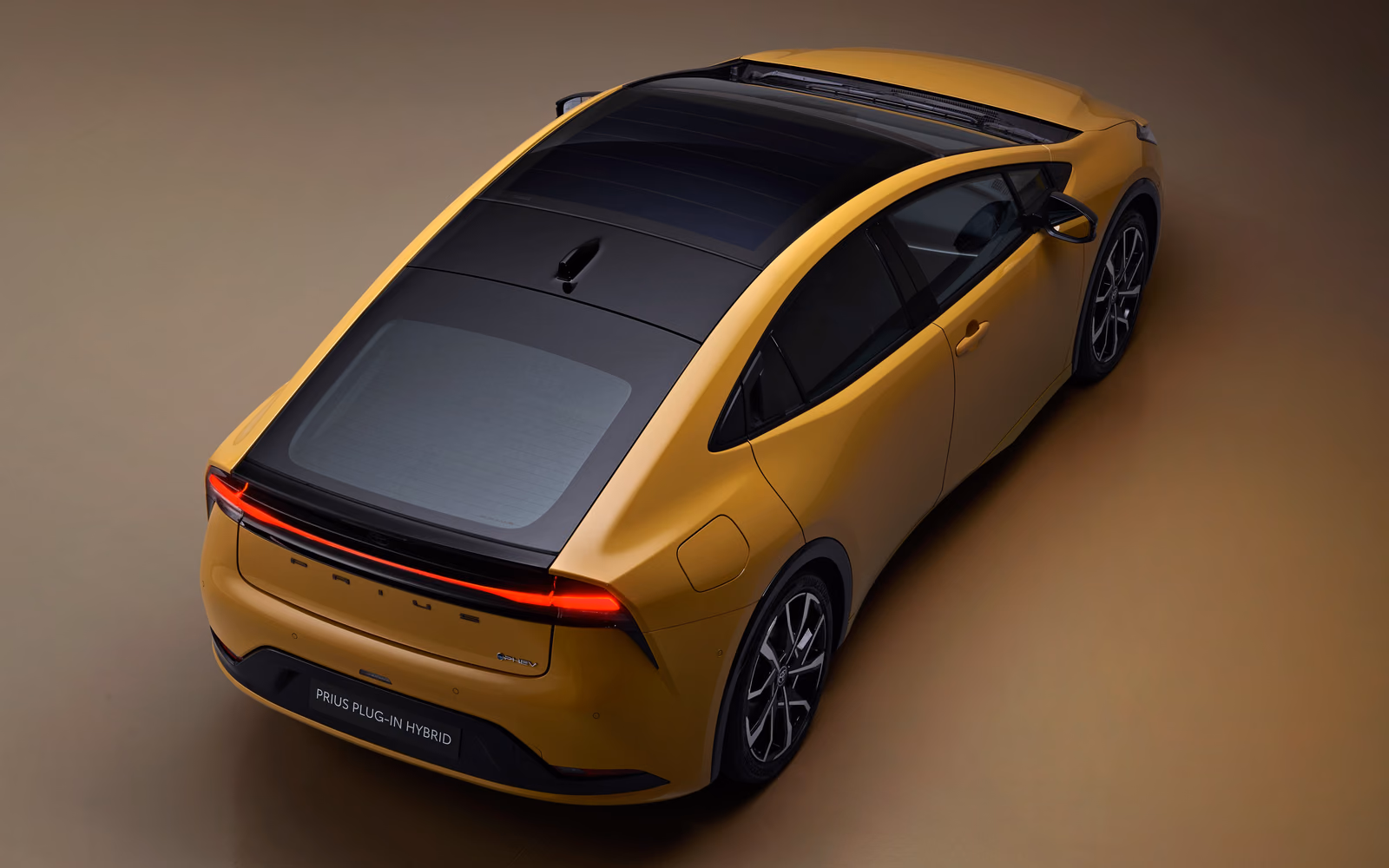 Toyota Prius — вид сбоку