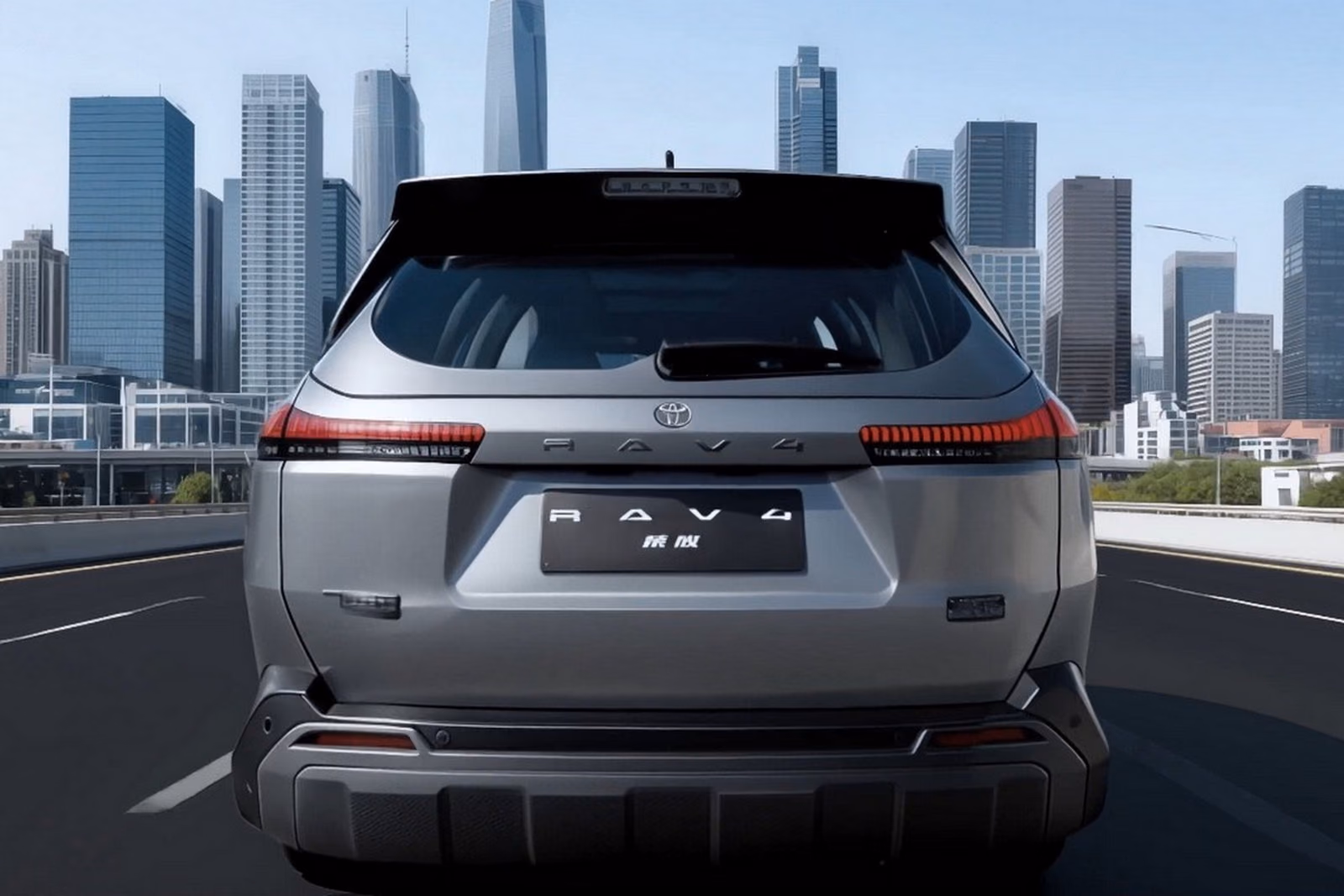 Toyota RAV4 — вид сзади, фонари и надпись RAV4 на двери багажника