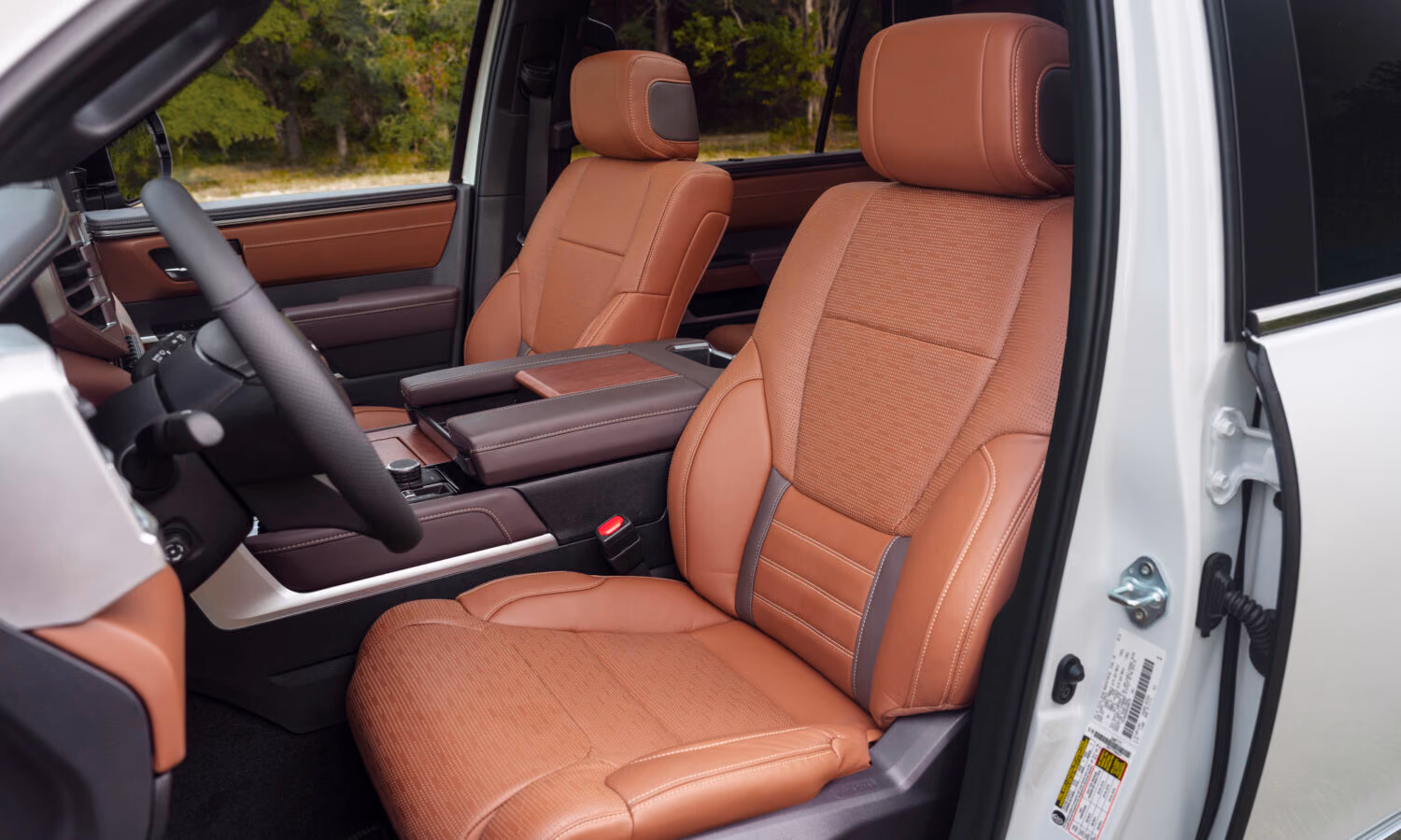 Передние кресла Toyota Sequoia 1794 Edition
