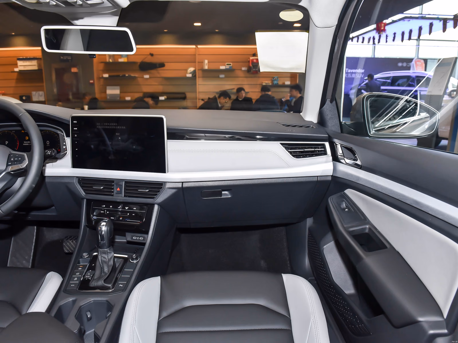 Volkswagen Bora — передняя панель со стороны пассажира