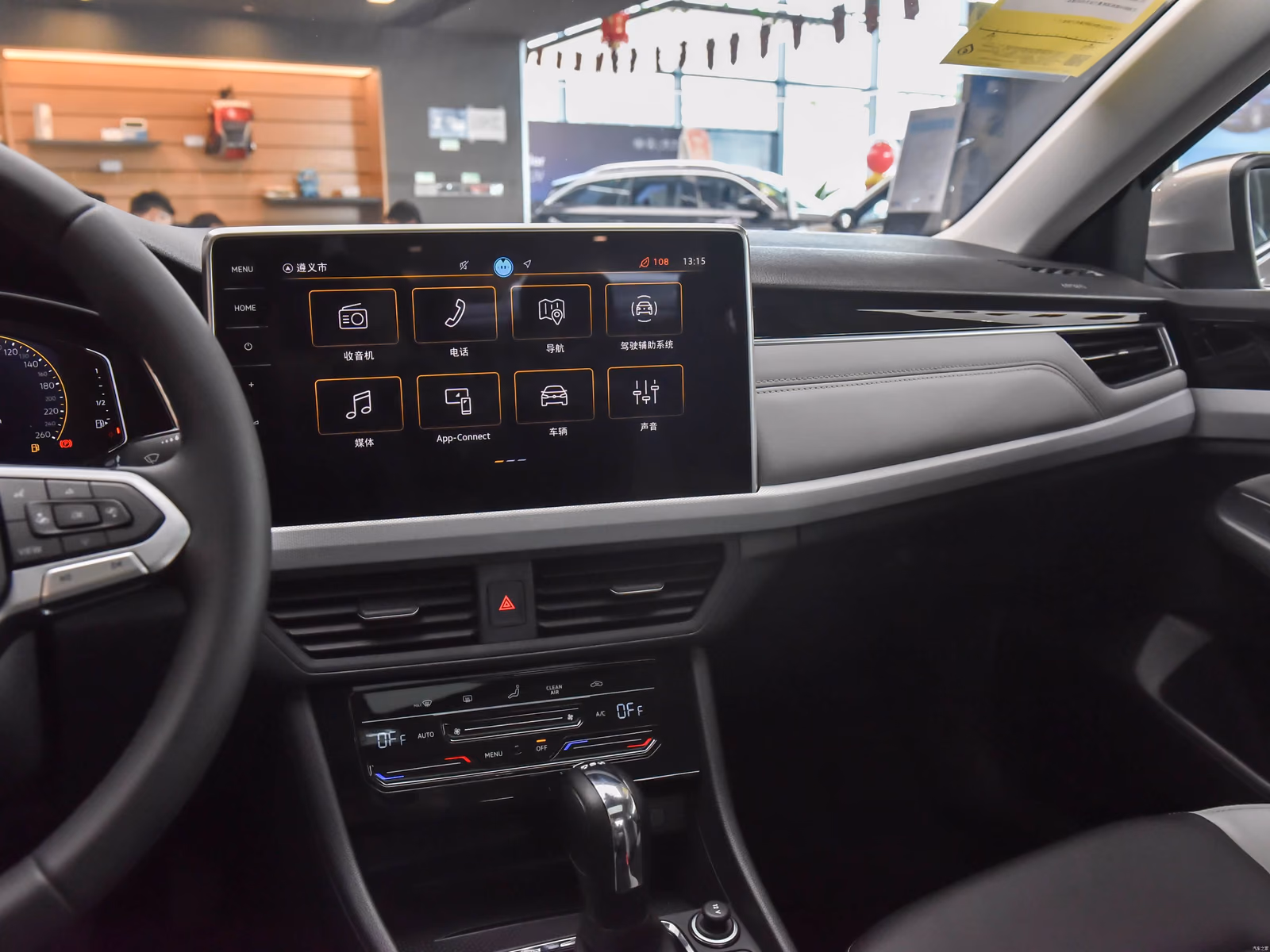 Volkswagen Bora — экран мультимедиа и центральная консоль