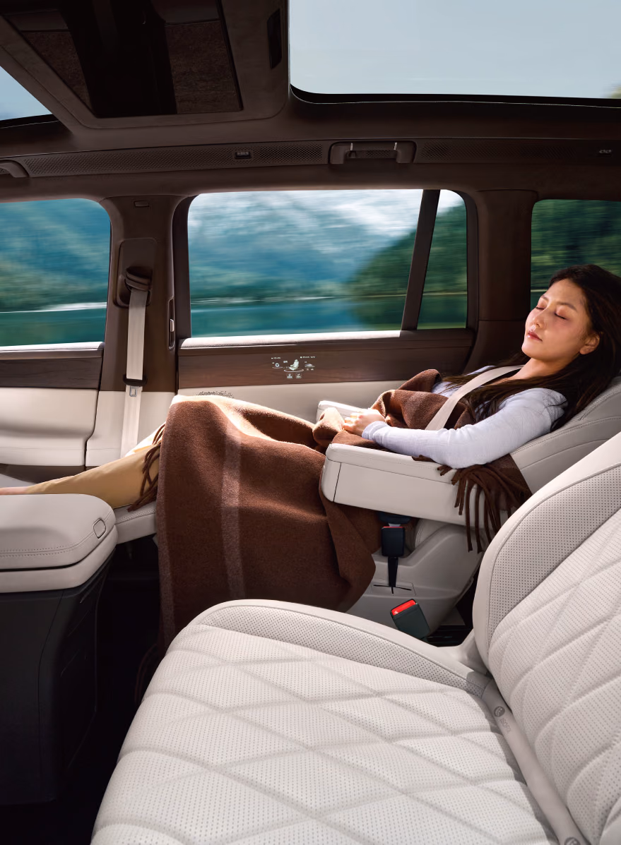 Volkswagen ID. ERA 9X — кресло Zero Gravity второго ряда