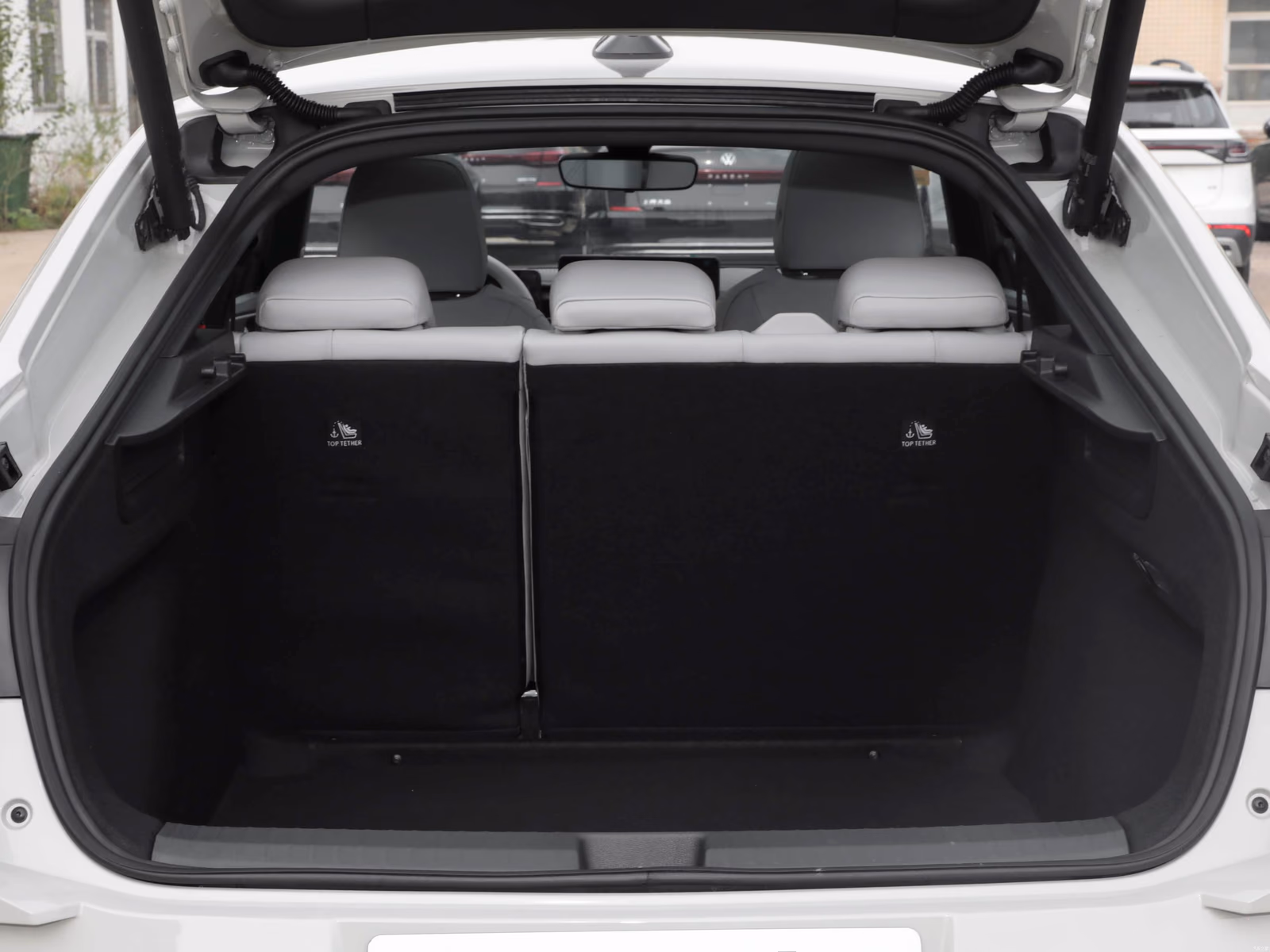 Багажник лифтбека Volkswagen Lamando L