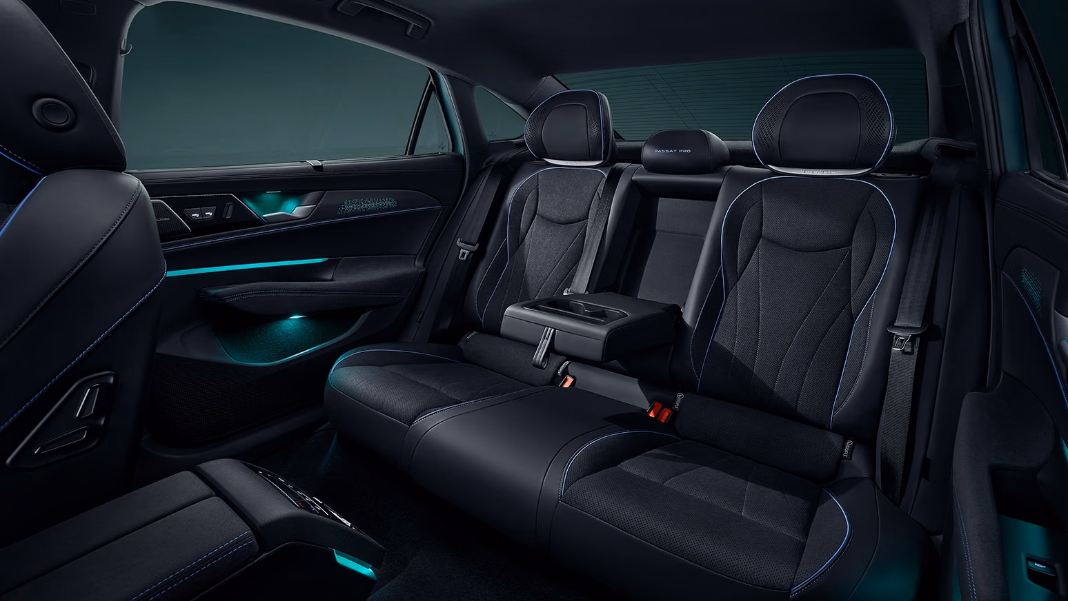 Volkswagen Passat Pro — кресла