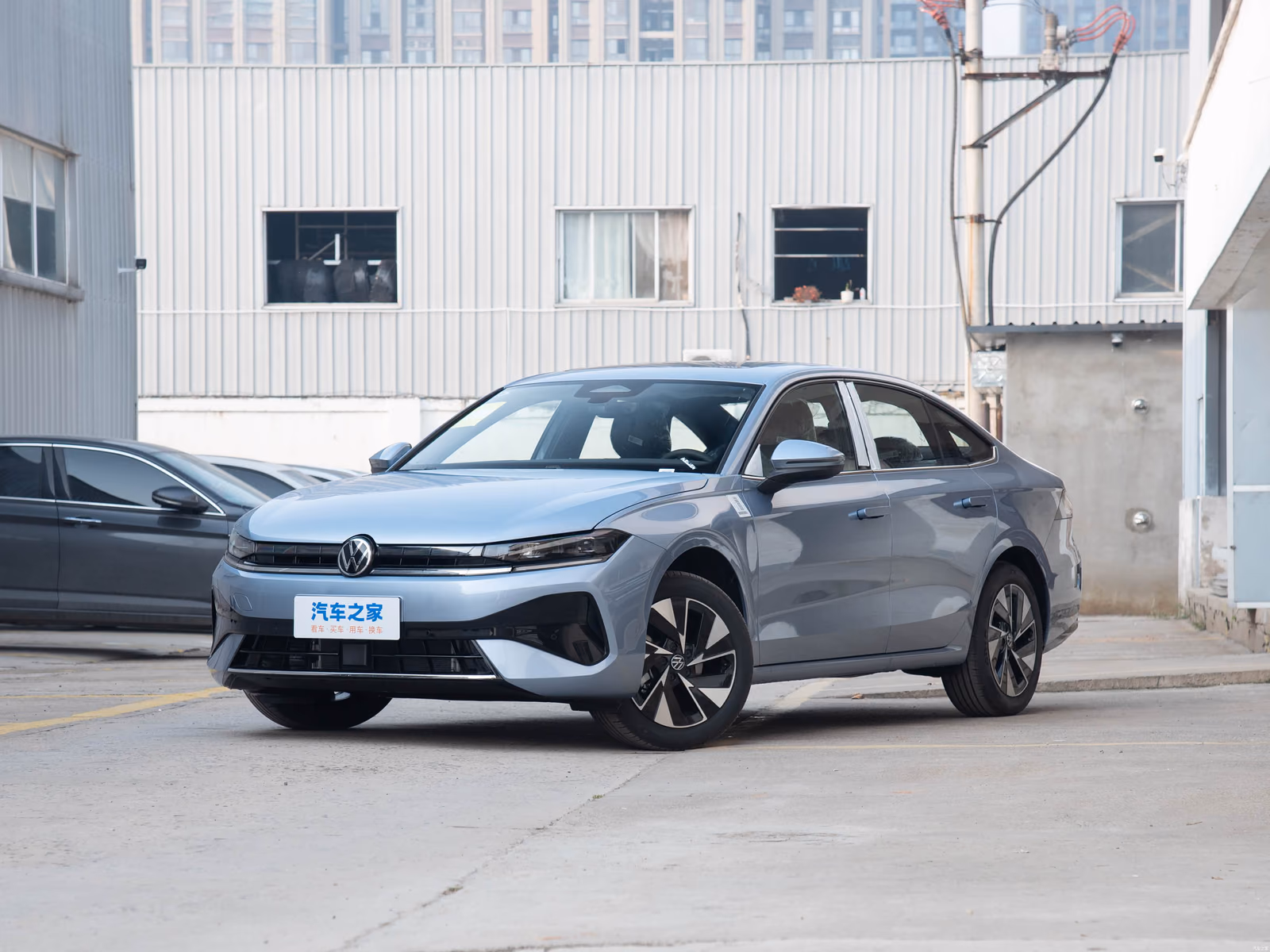 Volkswagen Sagitar L — спереди в три четверти