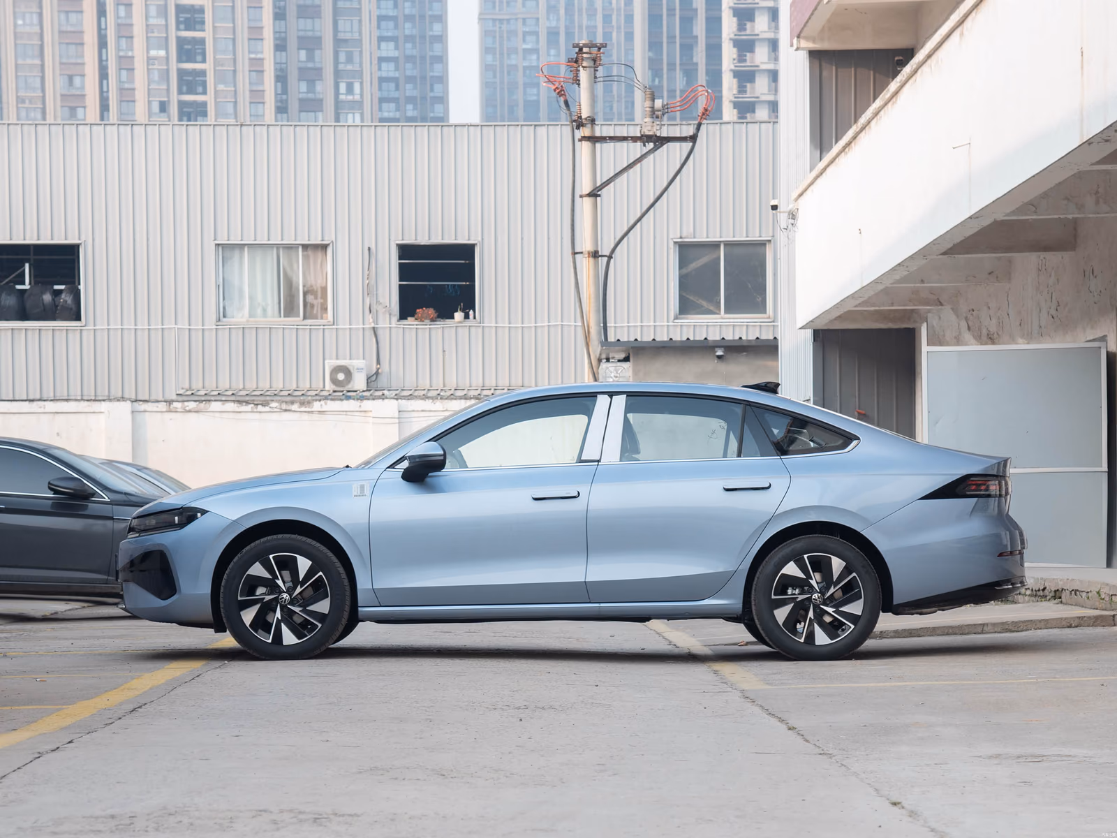 Volkswagen Sagitar L — профиль