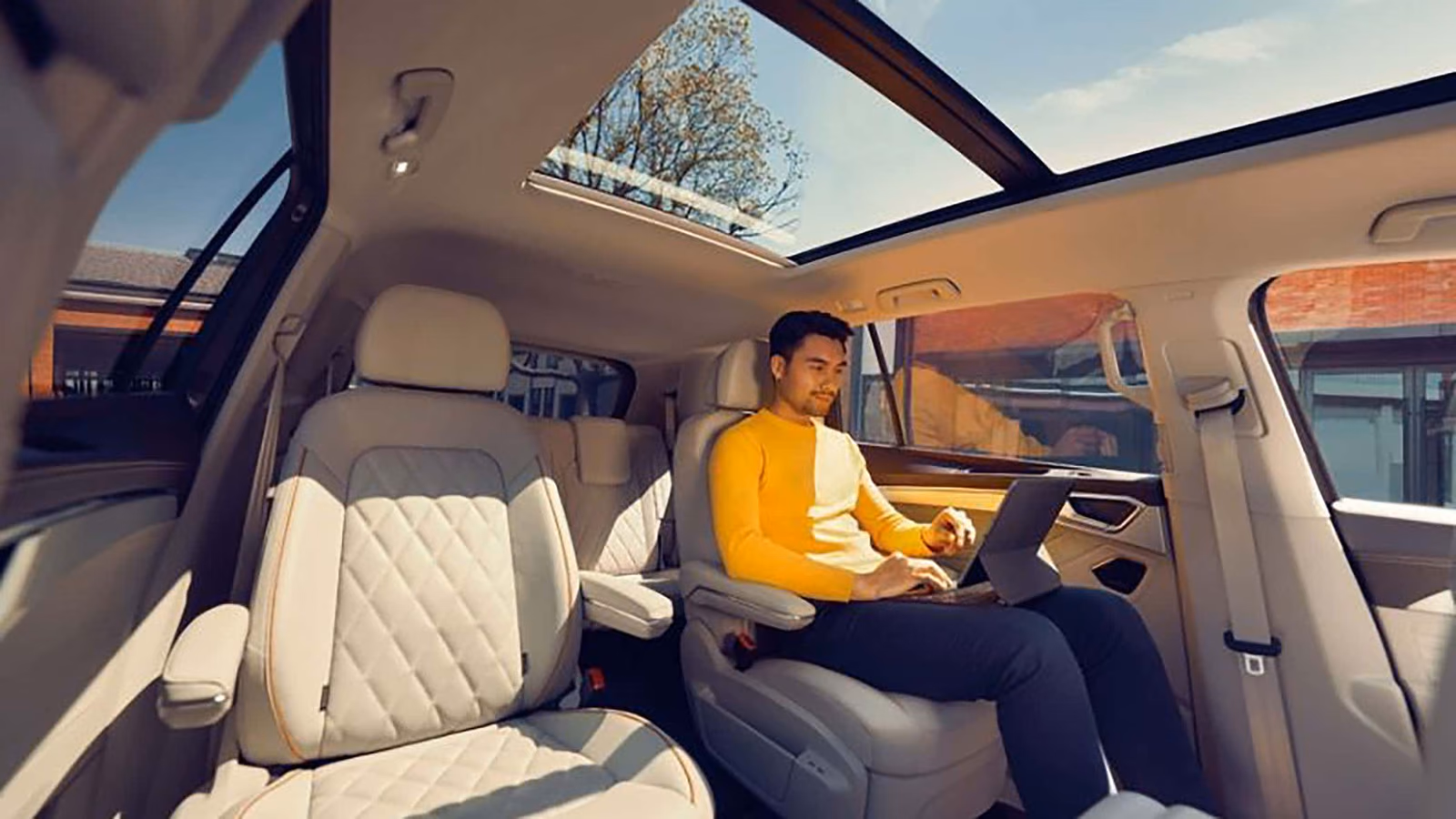 Шестиместный салон Volkswagen Talagon сверху