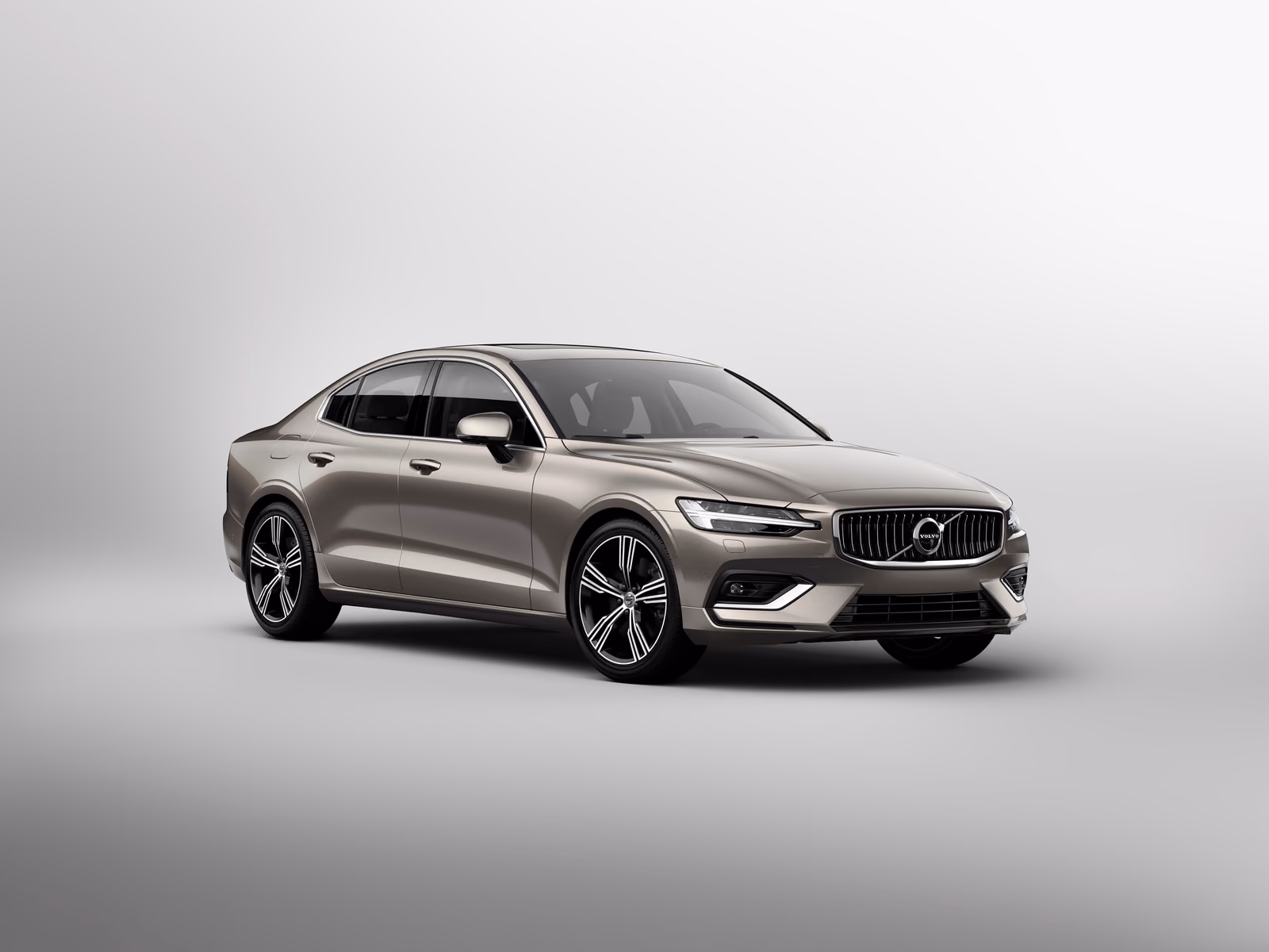 Volvo S60 — вид сбоку