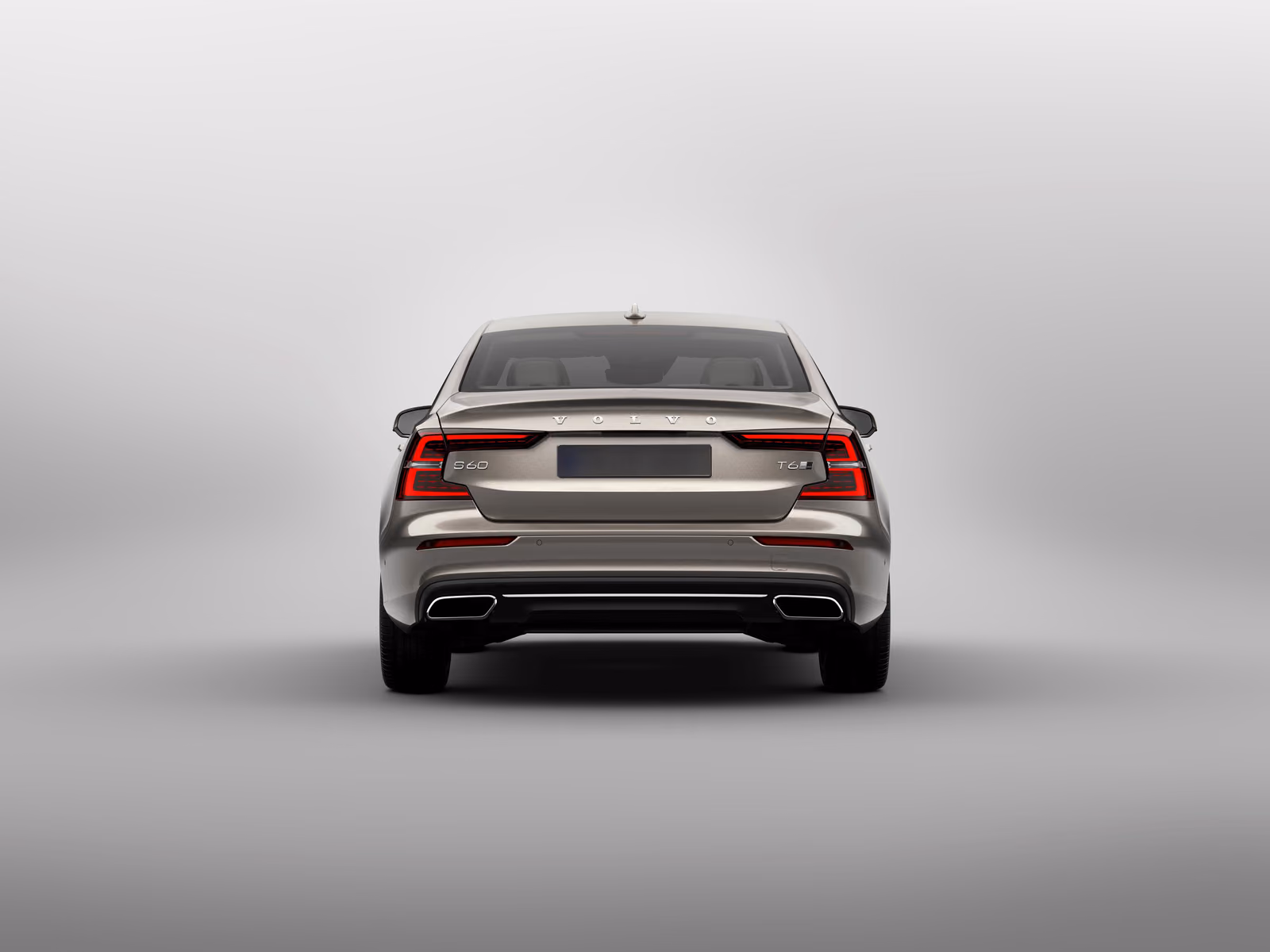 Volvo S60 — вид спереди
