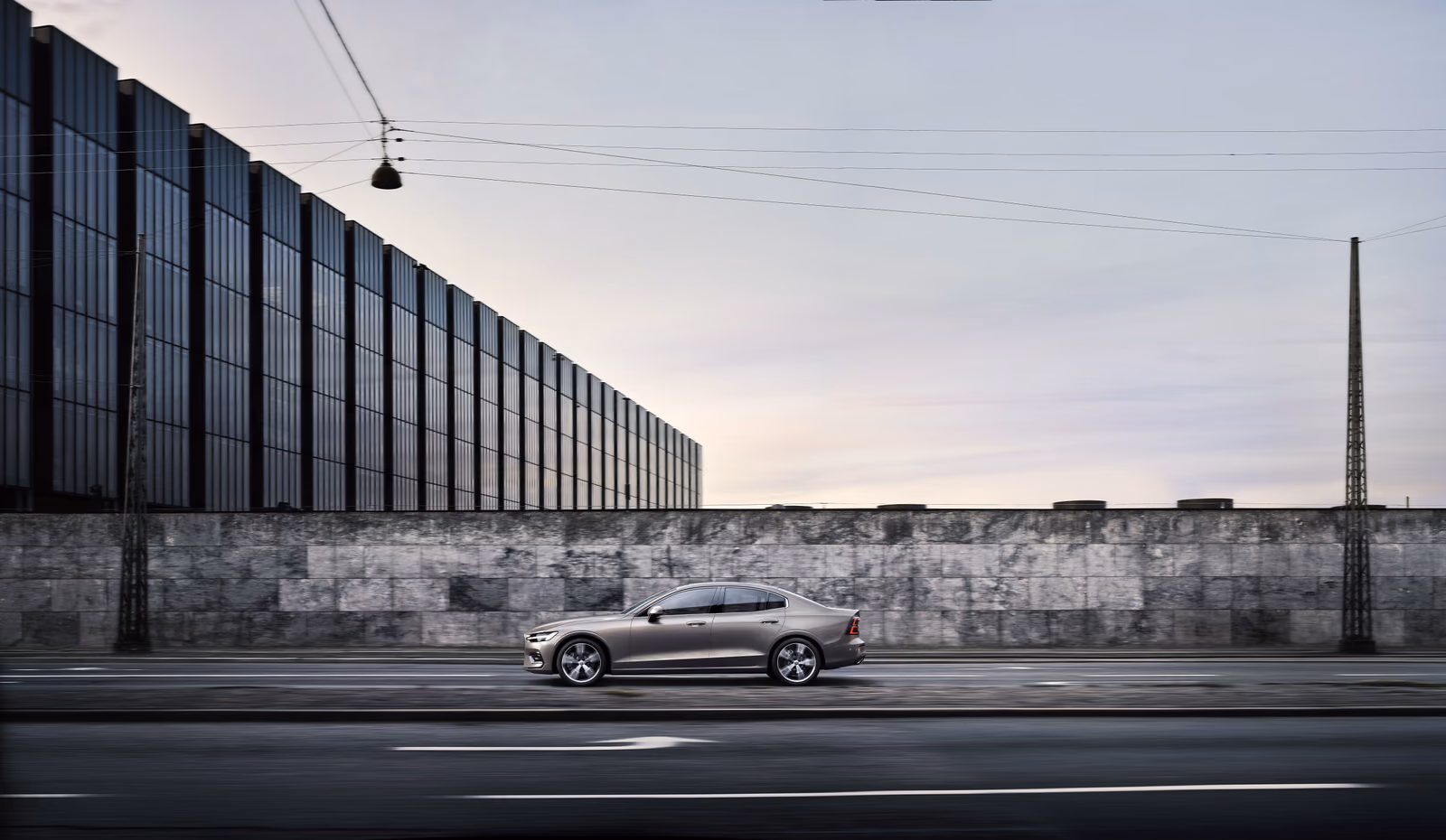 Volvo S60 — крупный план кузова
