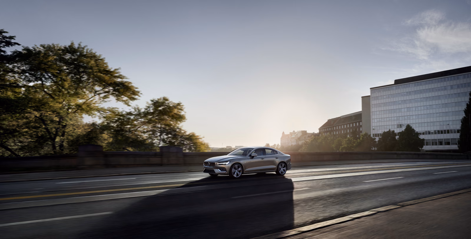 Volvo S60 — вид спереди