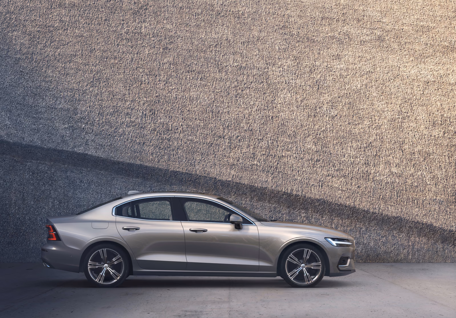 Volvo S60 — в студии