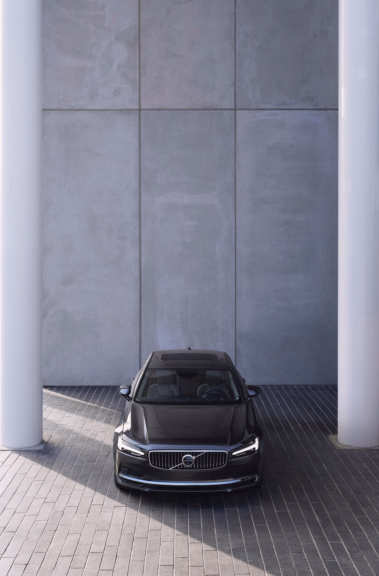 Volvo S90 — вид спереди