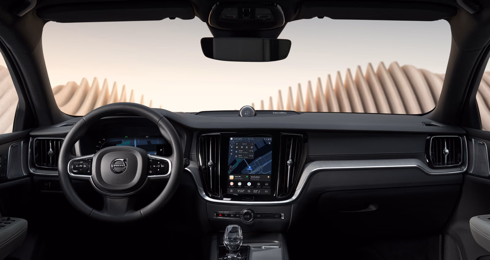 Кокпит Volvo V60 Cross Country с вертикальным экраном