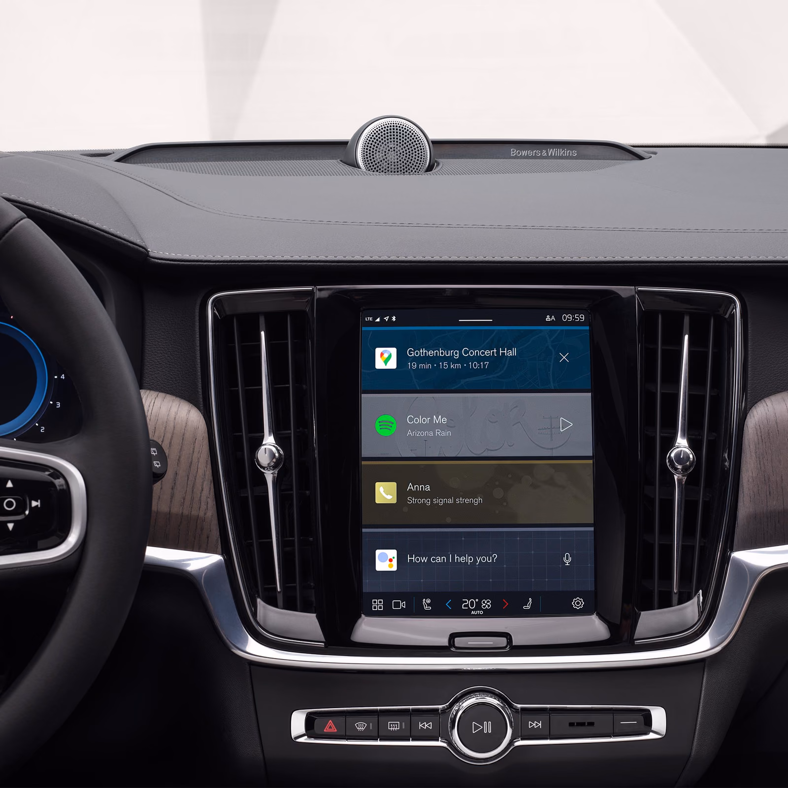Центральный экран Volvo V90 Cross Country
