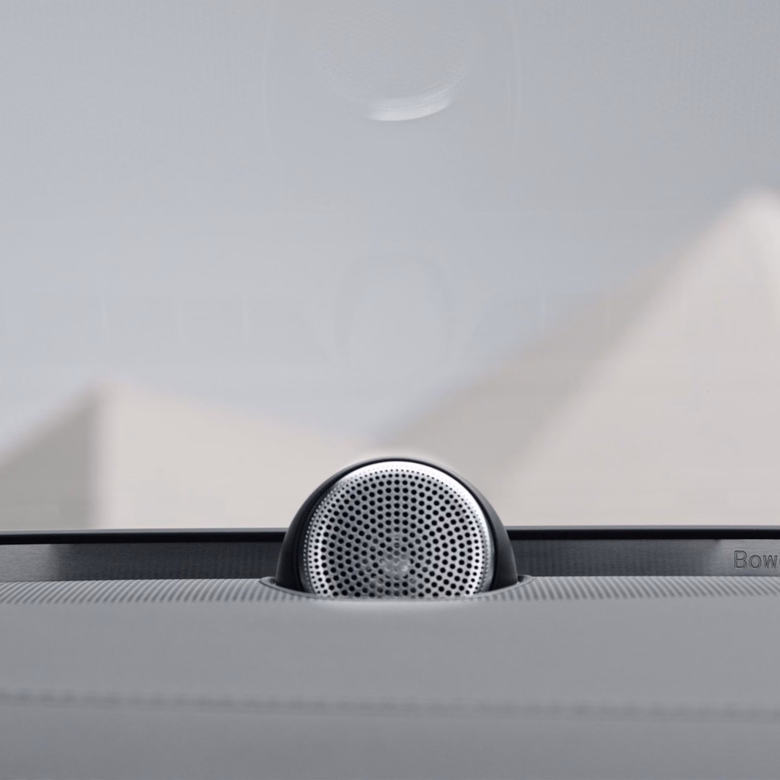 Динамик Bowers & Wilkins в Volvo V90