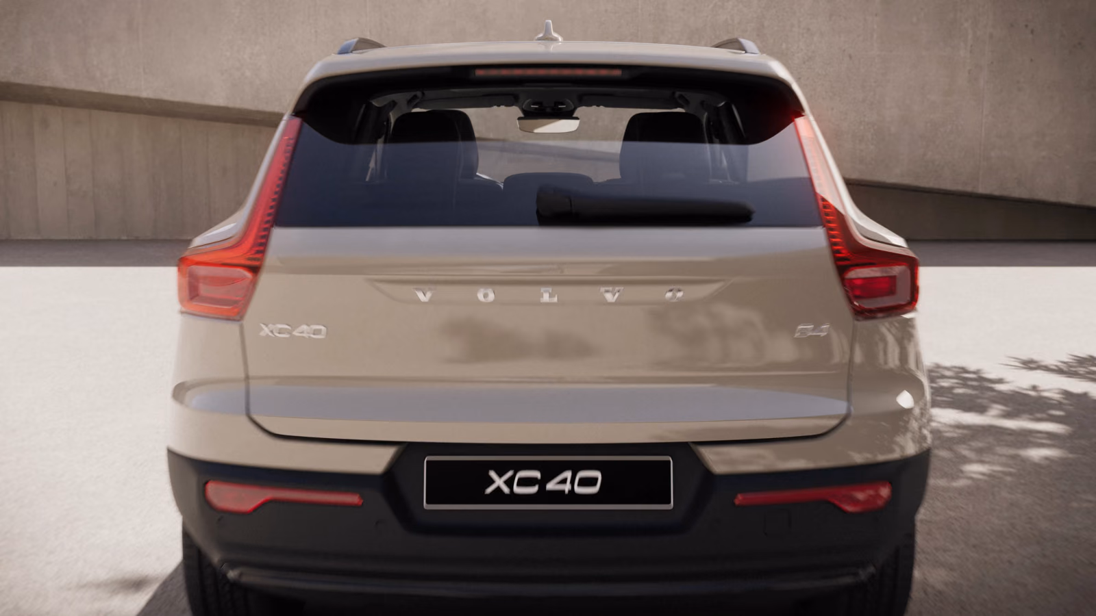 Корма Volvo XC40 mild-hybrid