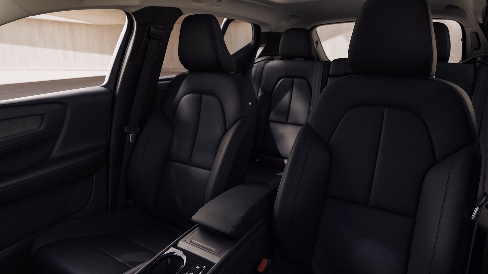 Передние кресла Volvo XC40