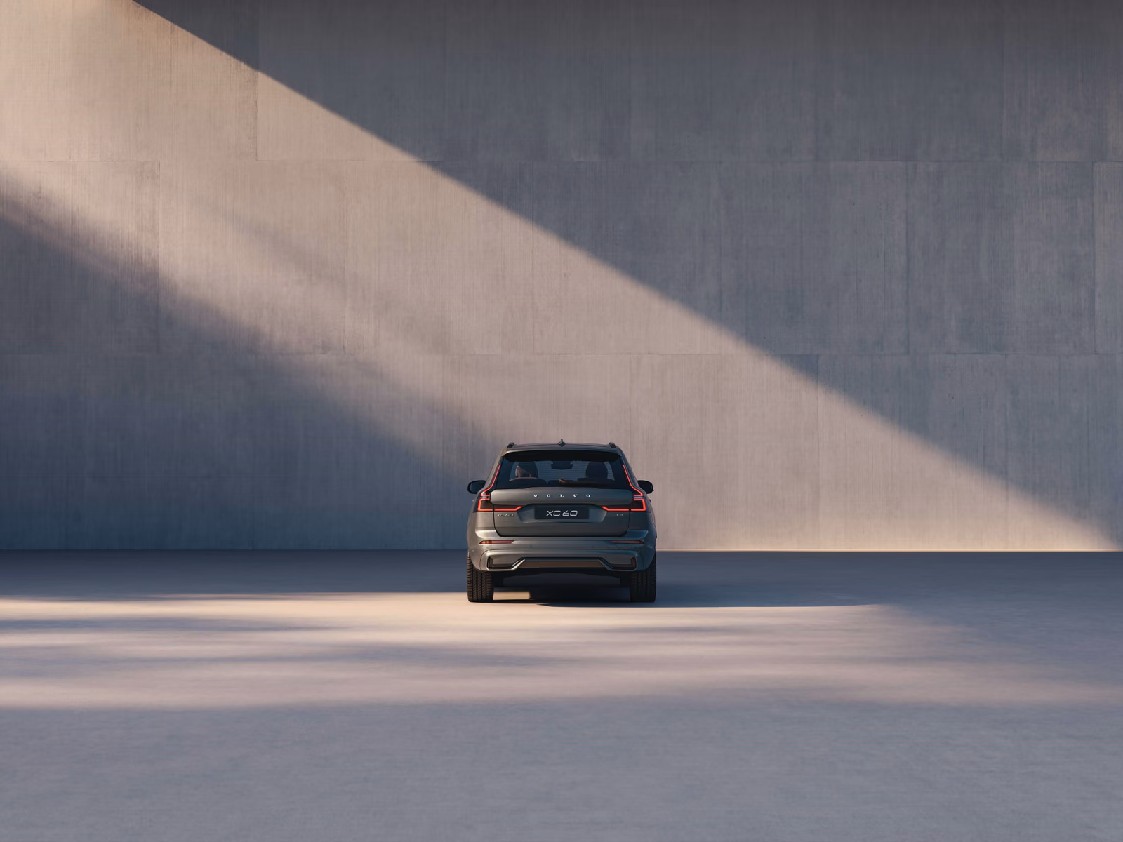 Volvo XC60 — вид спереди