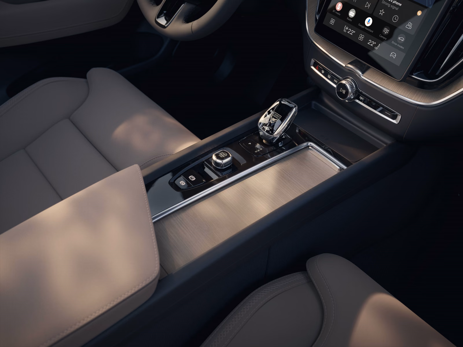 Volvo XC60 — передняя панель и руль