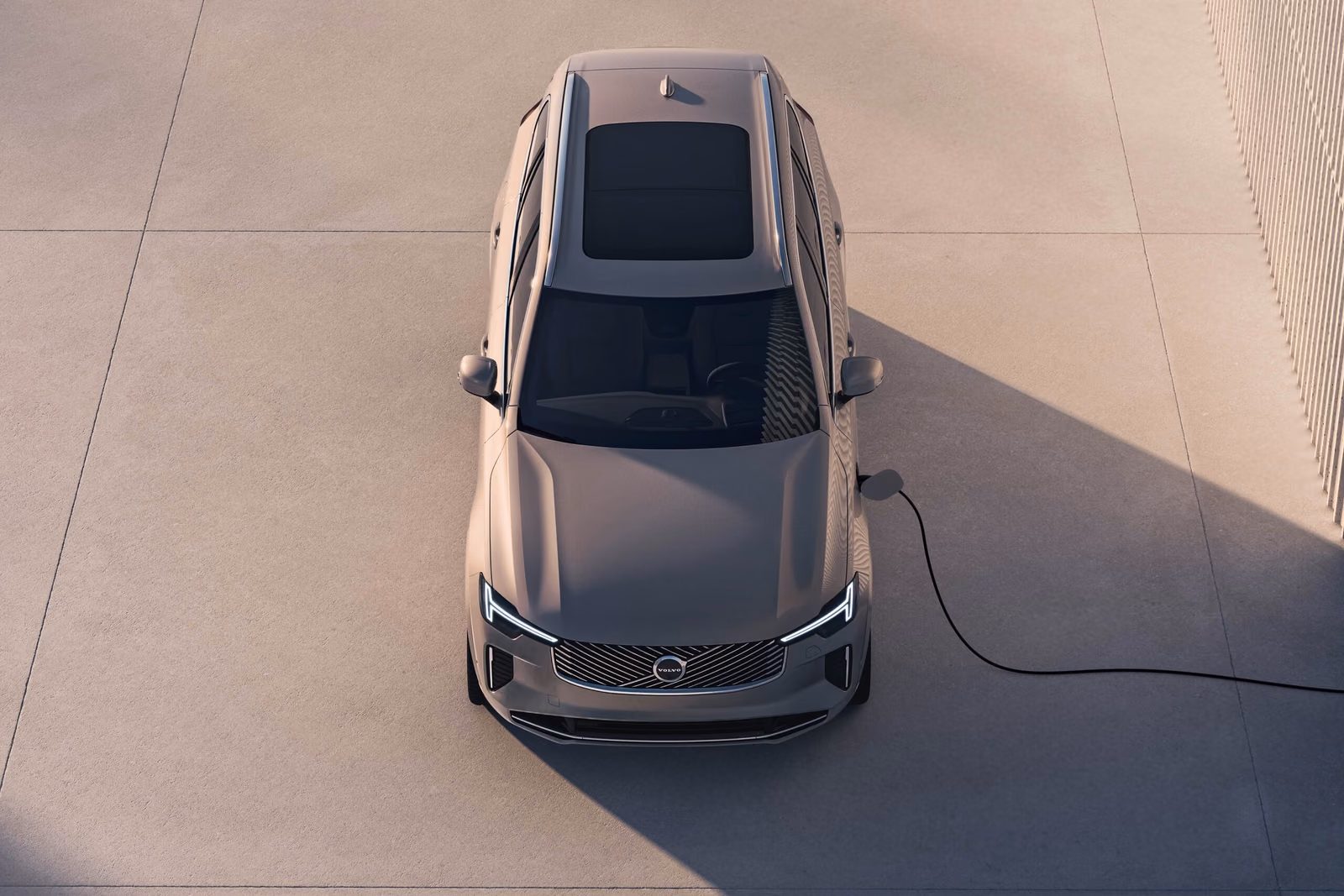 Volvo XC90 — вид сбоку
