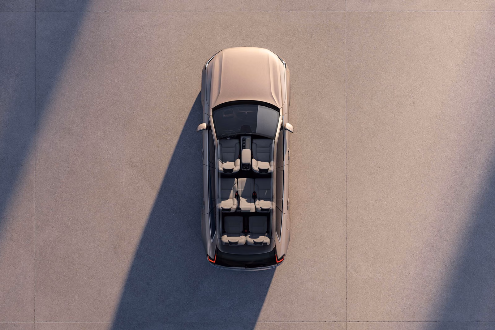 Volvo XC90 — спереди в три четверти