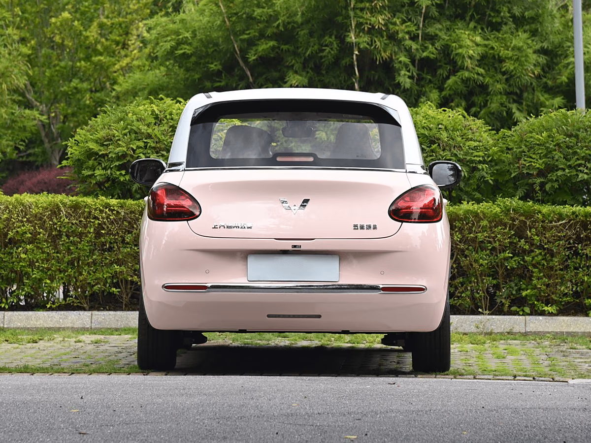 Wuling Bingo сзади