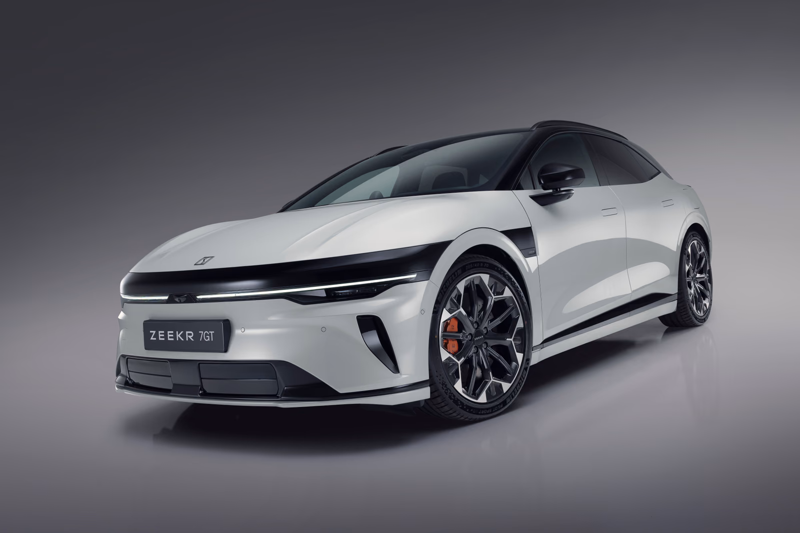 Zeekr 007 GT / 7GT — передний ракурс крупным планом
