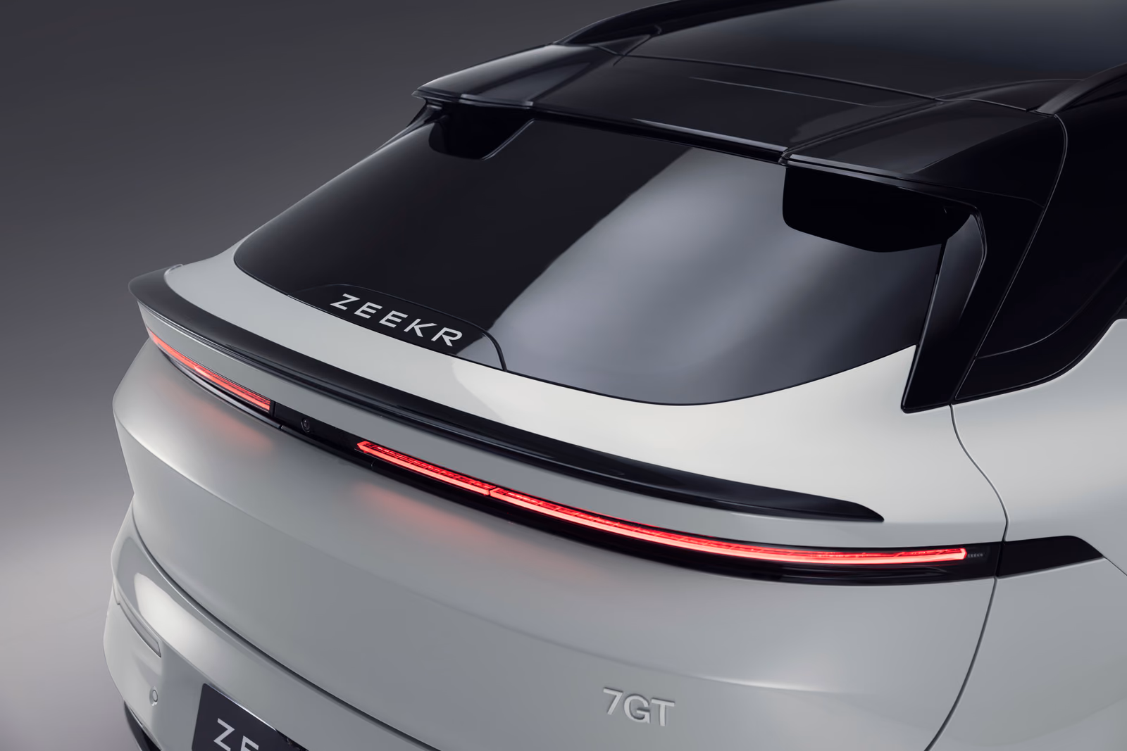 Zeekr 007 GT / 7GT — спойлер и задняя светотехника