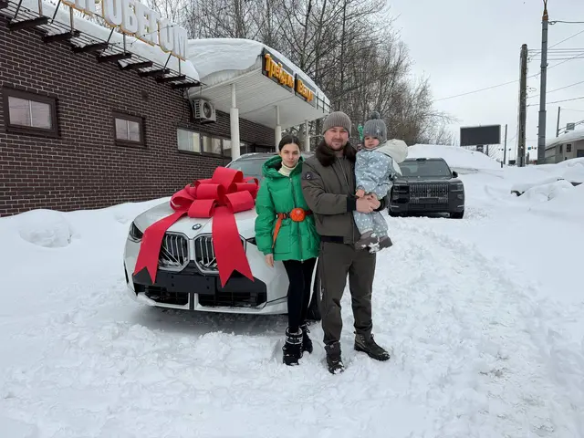 Выдача автомобиля клиенту в салоне Weilin Auto — фото 3