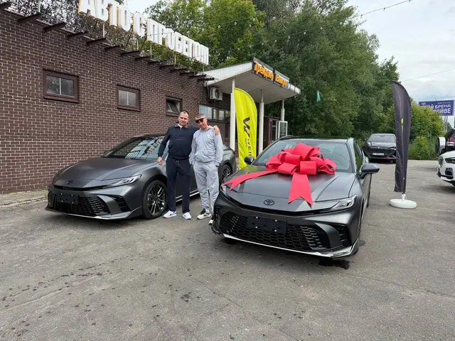 Выдача автомобиля клиенту в салоне Weilin Auto — фото 5
