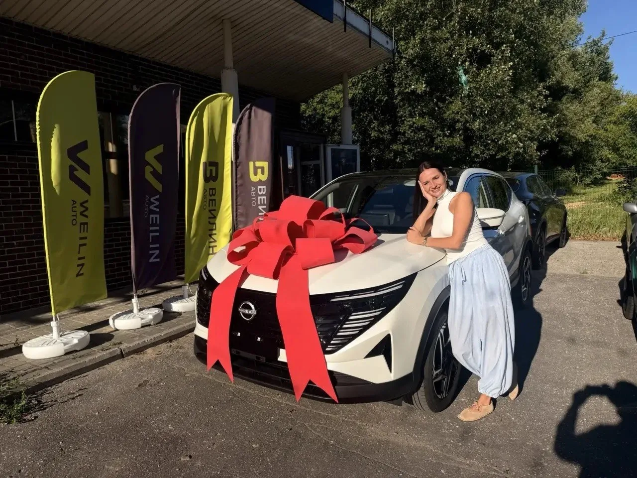 Выдача автомобиля клиенту WEILIN AUTO